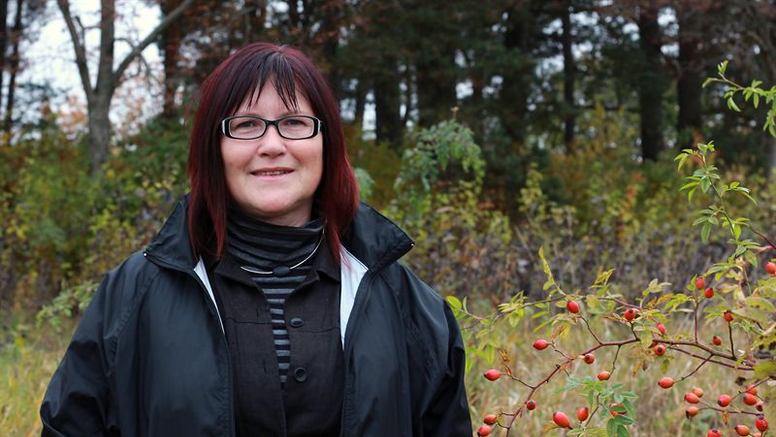 Doktorand Eva Emmoth, SVA och SLU, har studerat metoder för att minska virussmitta som används i samband med mat- och avfallshantering. Foto: Mikael Propst/SVA